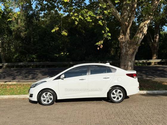 HYUNDAI HB20S 1.6 PREMIUM 16V FLEX 4P AUTOMÁTICO
